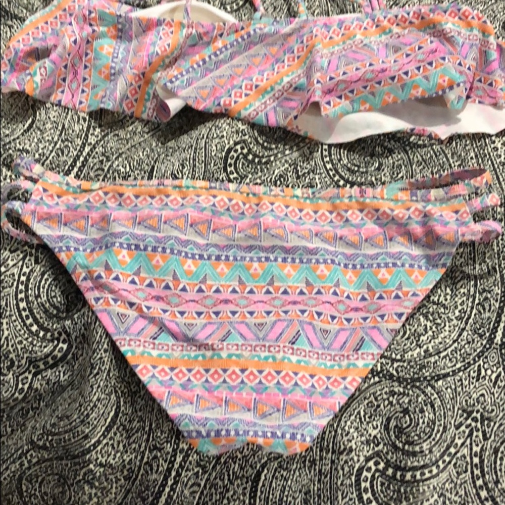 Bikini - Picture 4 of 4